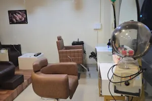 Lavender Unisex Salon