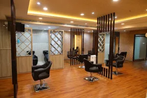 ANIL'S POLONICA FAMILY BEAUTY SALON