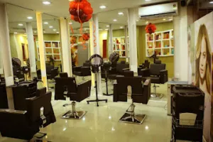 Aura Unisex Salon