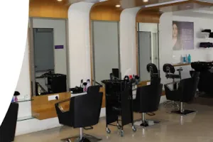 Naturals Family Salon and Makeup Studio