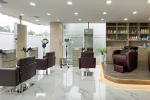 Luxura Makeup Studio - Best Unisex Salon in Kottayam