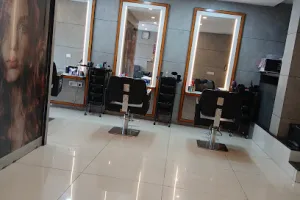 Naturals Salon