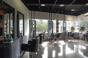 AMBER UNISEX SALON &amp; MAKEUP STUDIO | CHANGANASSERY