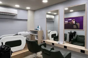 Naturals Salon Kanjikuzhi