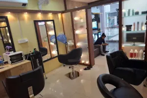 Allura Beauty Salon And Bridal Studio