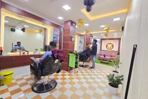THE USA BEAUTY SALON