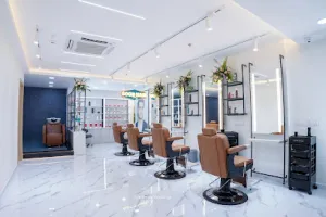 Lakme Salon For Him and Her in Palakkad