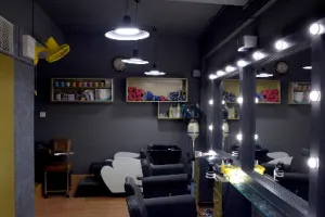 NIBZ Unisex Beauty Salon, Punkunnam Thrissur