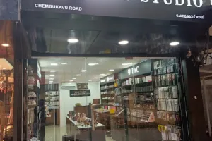 Anez Anzare makeup studio, Thrissur