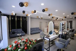 Laura Salon East Fort Thrissur