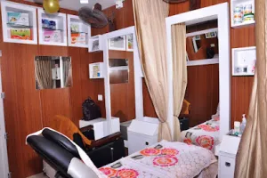 Juno Herbal Beauty Parlour
