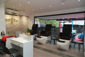 Bariks Luxe Salon | Hair salon in kochi