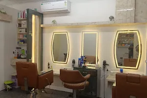 A R UNISEX SALON