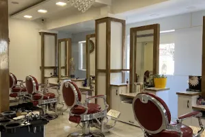 Vinukumar's Greatlooks Family Salon