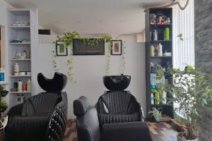 Lamente Salon
