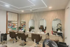 Scarlet unisex salon