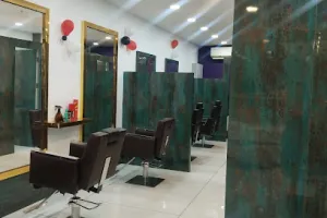 A One Unisex Salon