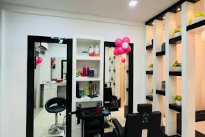 Trends Beauty Parlour - Vatakara