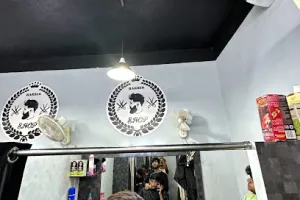 TikTok Saloon