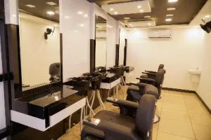 Handsome Unisex Beauty Parlour&amp; bridal make up
