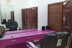 Beauty Queen Beauty Parlour &amp; Makeup Studio