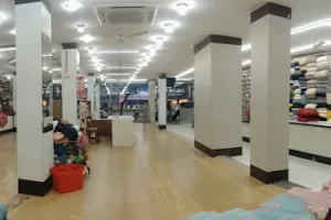 Roots Beauty Parlour Ladies &amp; Kids (Beauty Saloon)