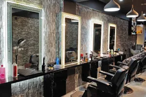 personality maker premium affordable parlour