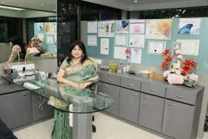 Kavi's Nail Care &amp; Institute of Nail Technology
