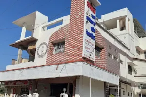 Dr .prafull HoleyAnd Dr Trupti Holey Yashoda Balrugnalay &amp;skin Care Center
