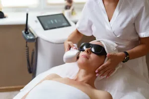 Dr. Arshi Farista | Consult With Best Dermatology Doctor Near Me/ACNE/HAIRFALL/DERMATOSURGERY/ANTI AGEING | 9+ Yrs. of Exp.