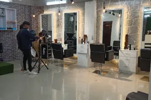 POSH Make-Up | Hair | Styling Academy