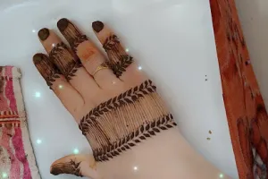 Asma Mehendi Artist And Classes