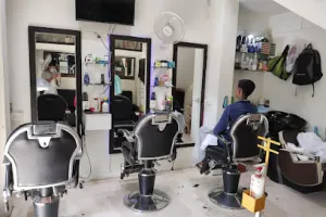 Kiran &amp; Sushant Hair Salon