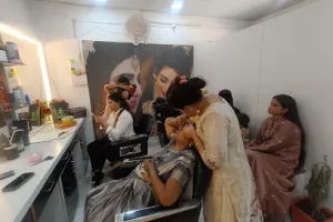 Lavish beauty salon (only for Ladies)