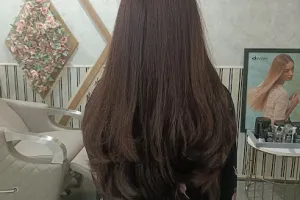 Delnaaz - Salon, Makeup and Academy