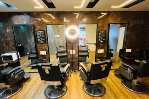 Creative Mirrors Salon