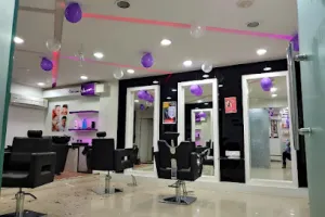 Naturals Salon