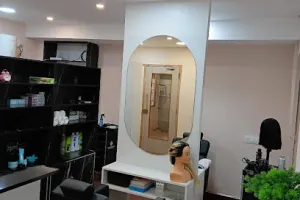Luxe &amp; Line Beauty salon