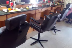 yuvan's Mens Beauty Parlour