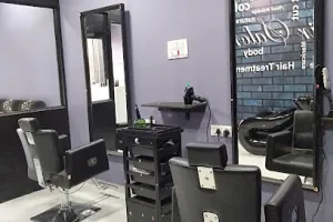 Brick Cutting style salon