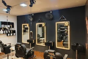 YUVAS FAMILY SALON