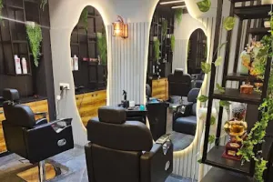 The Cuts unisex salon