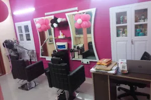 Moniga Beauty Salon