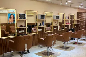 Hue Studio Signature Salon - T Nagar