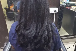 Zarina Salon &amp; Bridal Makeup Studio