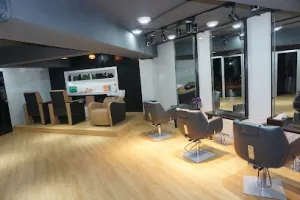 TONI&amp;GUY Essensuals Hairdressing - Mount Road