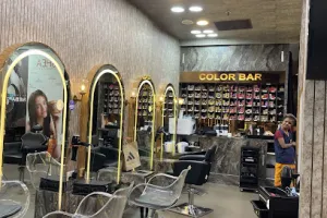 Toni&amp;Guy Hairdressing, Express Avenue - Royapettah