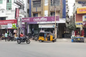 Naturals Salon
