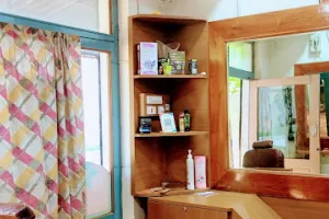 NEW CENTRAL SALON