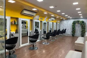 Reshmi Salon &amp; Spa